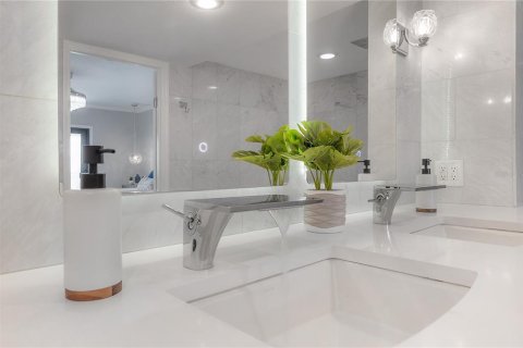 Condo in Tampa, Florida, 2 bedrooms  № 2149040 - photo 29