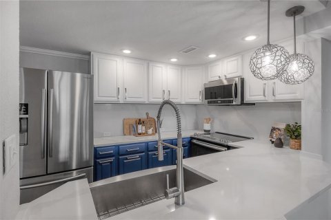 Condo in Tampa, Florida, 2 bedrooms  № 2149040 - photo 10