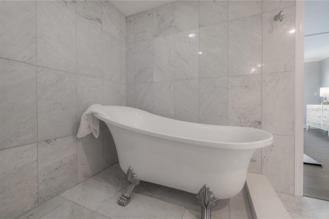 Condo in Tampa, Florida, 2 bedrooms  № 2149040 - photo 30