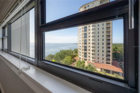 Condo in Tampa, Florida, 2 bedrooms  № 2149040 - photo 19