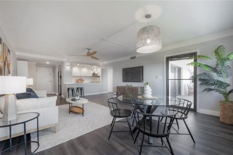 Condo in Tampa, Florida, 2 bedrooms  № 2149040 - photo 16