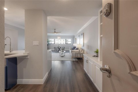 Condo in Tampa, Florida, 2 bedrooms  № 2149040 - photo 4