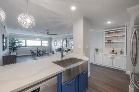 Condo in Tampa, Florida, 2 bedrooms  № 2149040 - photo 9