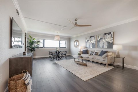 Condo in Tampa, Florida, 2 bedrooms  № 2149040 - photo 15