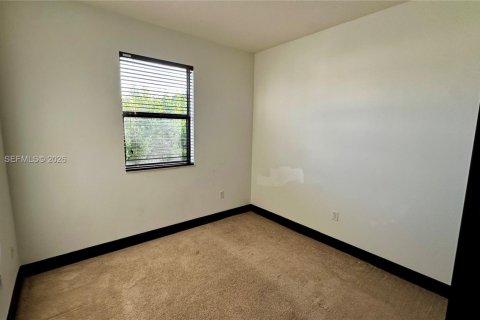 Купить таунхаус в Майами-Лейкс, Флорида 3 спальни, 147.53м2, № 2045594 - фото 22