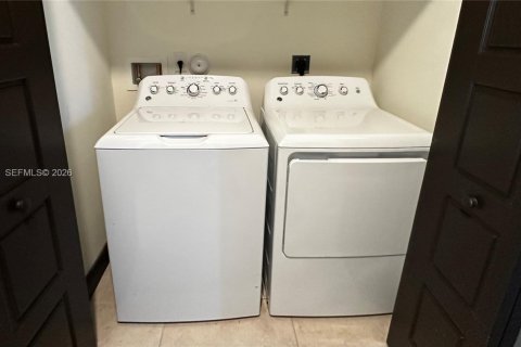 Купить таунхаус в Майами-Лейкс, Флорида 3 спальни, 147.53м2, № 2045594 - фото 26