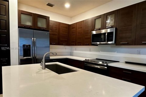 Купить таунхаус в Майами-Лейкс, Флорида 3 спальни, 147.53м2, № 2045594 - фото 10