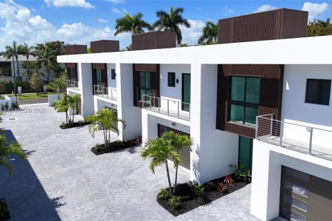 Touwnhouse à vendre à Dania Beach, Floride: 3 chambres, 191.38 m2 № 2090679 - photo 8