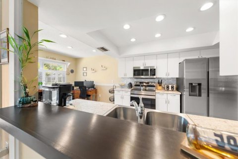 Villa ou maison à vendre à Palm Harbor, Floride: 2 chambres, 165.18 m2 № 2147670 - photo 17