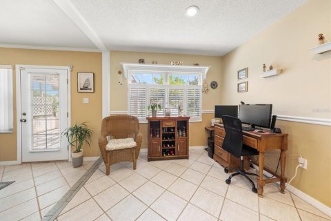 Villa ou maison à vendre à Palm Harbor, Floride: 2 chambres, 165.18 m2 № 2147670 - photo 18