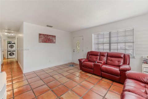 House in Miami, Florida 5 bedrooms, 204.38 sq.m. № 2172354 - photo 6