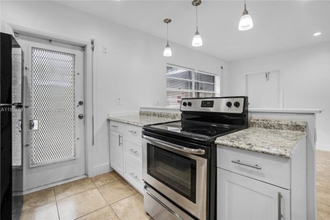 Condominio en venta en Hollywood, Florida, 1 dormitorio, 51.37 m2 № 2008174 - foto 21