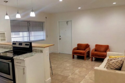 Condominio en venta en Hollywood, Florida, 1 dormitorio, 51.37 m2 № 2008174 - foto 7