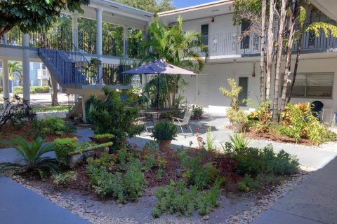 Condominio en venta en Hollywood, Florida, 1 dormitorio, 51.37 m2 № 2008174 - foto 16