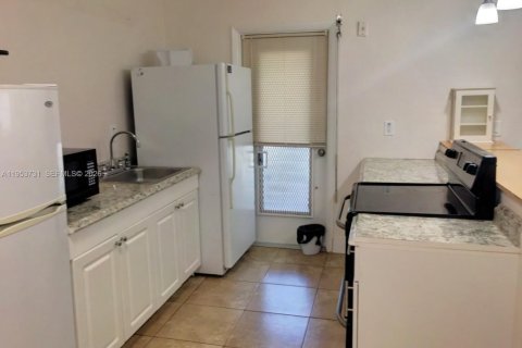 Condominio en venta en Hollywood, Florida, 1 dormitorio, 51.37 m2 № 2008174 - foto 8