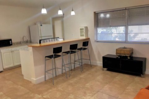 Condominio en venta en Hollywood, Florida, 1 dormitorio, 51.37 m2 № 2008174 - foto 6