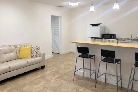 Condominio en venta en Hollywood, Florida, 1 dormitorio, 51.37 m2 № 2008174 - foto 4