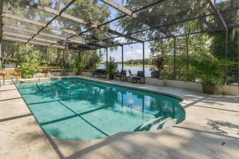 House in Tampa, Florida 4 bedrooms, 355.26 sq.m. № 2406635 - photo 3