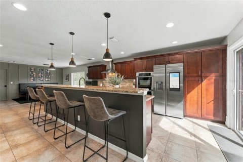 House in Tampa, Florida 4 bedrooms, 355.26 sq.m. № 2406635 - photo 7
