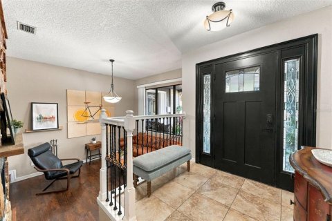 House in Tampa, Florida 4 bedrooms, 355.26 sq.m. № 2406635 - photo 8