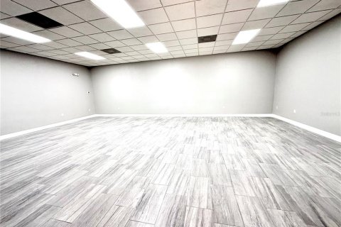 Commercial property in Clearwater, Florida 753.9 sq.m. № 1609132 - photo 2