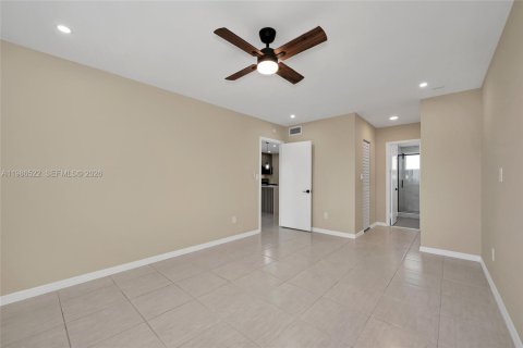 Apartment in Miami, Florida 1 bedroom, 66.15 sq.m. № 2048241 - photo 10
