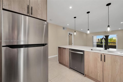 Apartment in Miami, Florida 1 bedroom, 66.15 sq.m. № 2048241 - photo 7