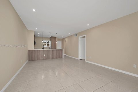 Apartment in Miami, Florida 1 bedroom, 66.15 sq.m. № 2048241 - photo 8