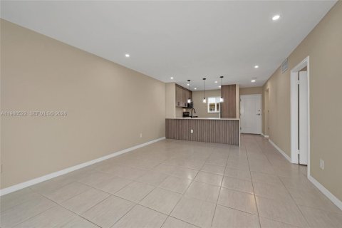 Apartment in Miami, Florida 1 bedroom, 66.15 sq.m. № 2048241 - photo 2