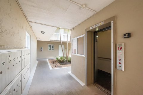 Apartment in Miami, Florida 1 bedroom, 66.15 sq.m. № 2048241 - photo 23