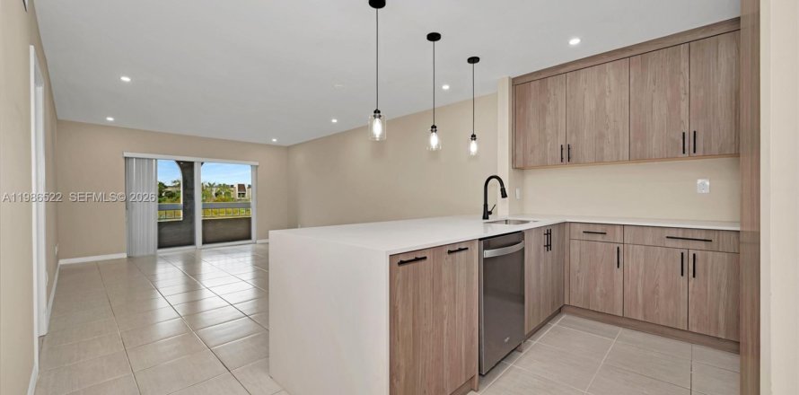 Apartment in Miami, Florida 1 bedroom, 66.15 sq.m. № 2048241