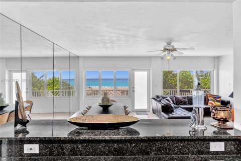 Apartamento en alquiler en Lauderdale-by-the-Sea, Florida, 1 dormitorio, 67.82 m2 № 2051168 - foto 4