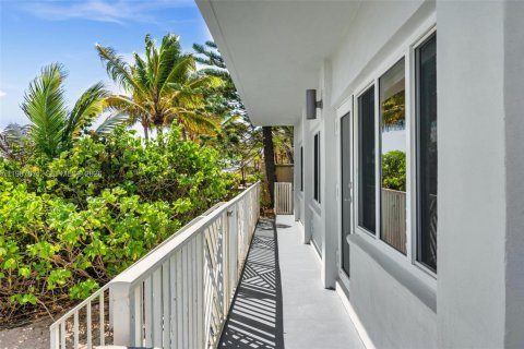 Apartamento en alquiler en Lauderdale-by-the-Sea, Florida, 1 dormitorio, 67.82 m2 № 2051168 - foto 14