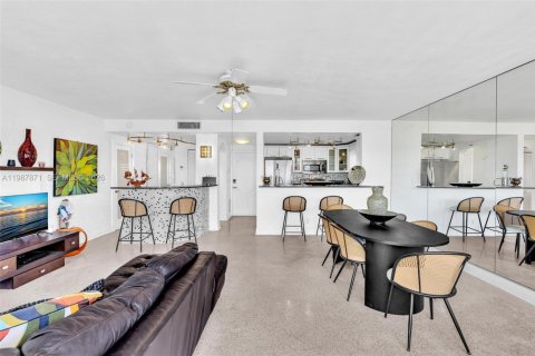 Apartamento en alquiler en Lauderdale-by-the-Sea, Florida, 1 dormitorio, 67.82 m2 № 2051168 - foto 18