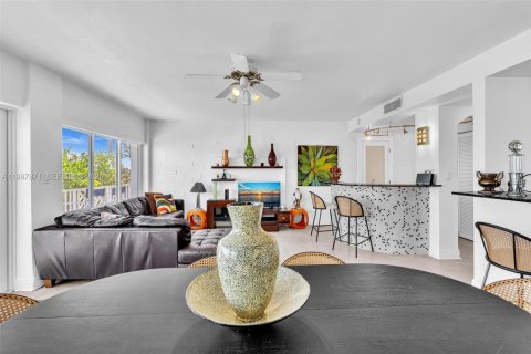 Apartamento en alquiler en Lauderdale-by-the-Sea, Florida, 1 dormitorio, 67.82 m2 № 2051168 - foto 10