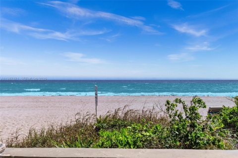 Apartamento en alquiler en Lauderdale-by-the-Sea, Florida, 1 dormitorio, 67.82 m2 № 2051168 - foto 16
