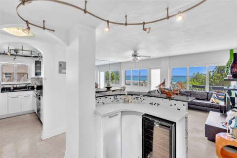 Apartamento en alquiler en Lauderdale-by-the-Sea, Florida, 1 dormitorio, 67.82 m2 № 2051168 - foto 5