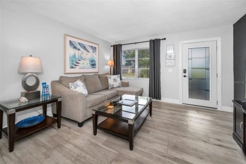 Casa en venta en Largo, Florida, 2 dormitorios, 112.41 m2 № 1718453 - foto 6