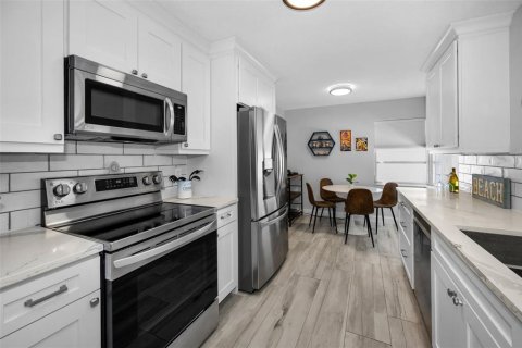 Casa en venta en Largo, Florida, 2 dormitorios, 112.41 m2 № 1718453 - foto 3
