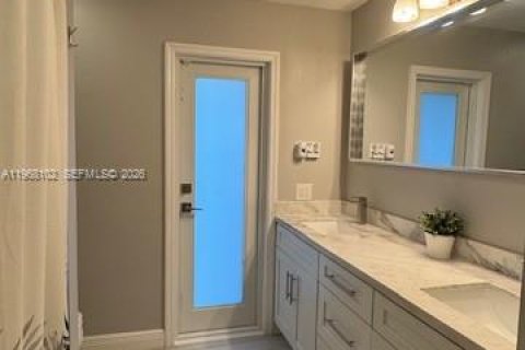 Снять в аренду виллу или дом в Уэстон, Флорида 4 спальни, 190.64м2, № 2033747 - фото 7