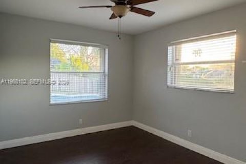 Снять в аренду виллу или дом в Уэстон, Флорида 4 спальни, 190.64м2, № 2033747 - фото 11