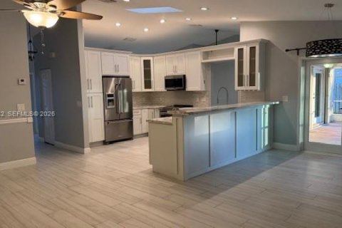 Снять в аренду виллу или дом в Уэстон, Флорида 4 спальни, 190.64м2, № 2033747 - фото 3