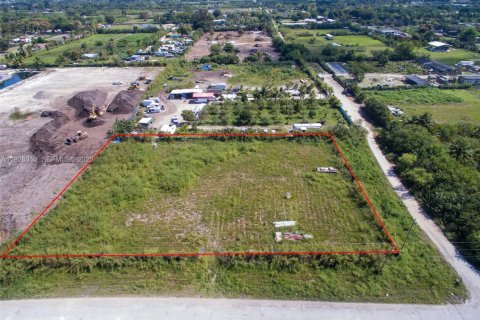 Land in Miami, Florida № 2072817 - photo 3