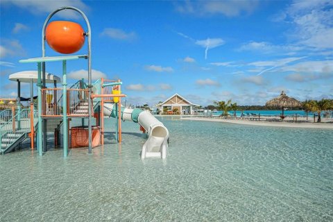 Townhouse in San Antonio, Florida 2 bedrooms, 150.04 sq.m. № 2304490 - photo 14