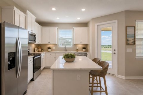 Townhouse in San Antonio, Florida 2 bedrooms, 150.04 sq.m. № 2304490 - photo 4