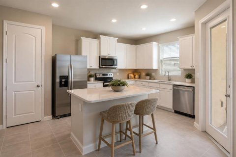 Townhouse in San Antonio, Florida 2 bedrooms, 150.04 sq.m. № 2304490 - photo 5