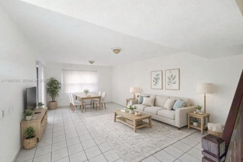 Townhouse in Hialeah, Florida 3 bedrooms, 154.68 sq.m. № 2063093 - photo 4