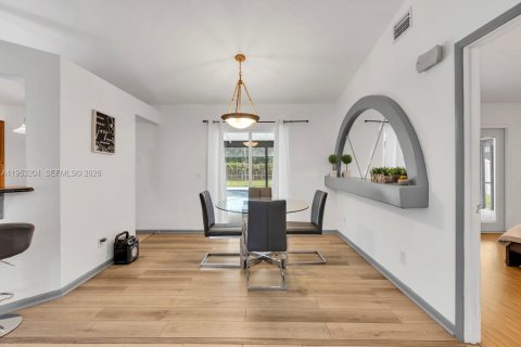 Villa ou maison à vendre à Port St. Lucie, Floride: 3 chambres, 104.42 m2 № 2054729 - photo 6