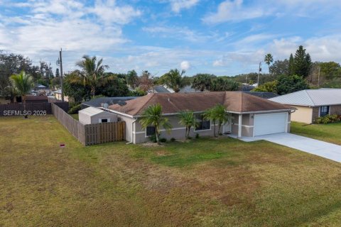 Villa ou maison à vendre à Port St. Lucie, Floride: 3 chambres, 104.42 m2 № 2054729 - photo 2