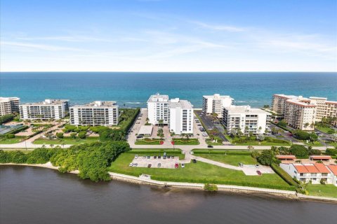 Купить кондоминиум в Палм-Бич, Флорида 3 комнаты, 93.65м2, № 2241832 - фото 26